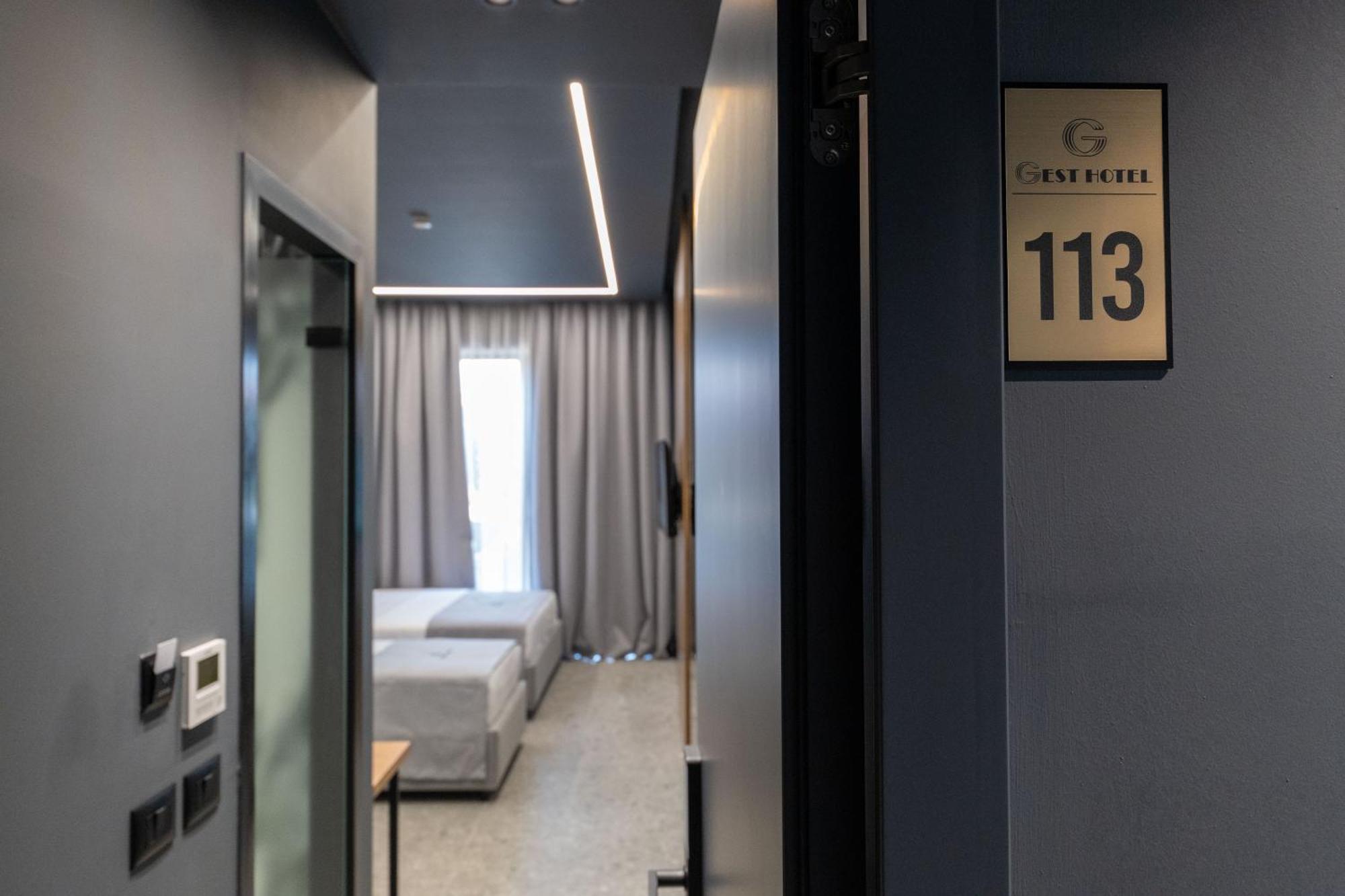 Radhimë Gest Hotel מראה חיצוני תמונה