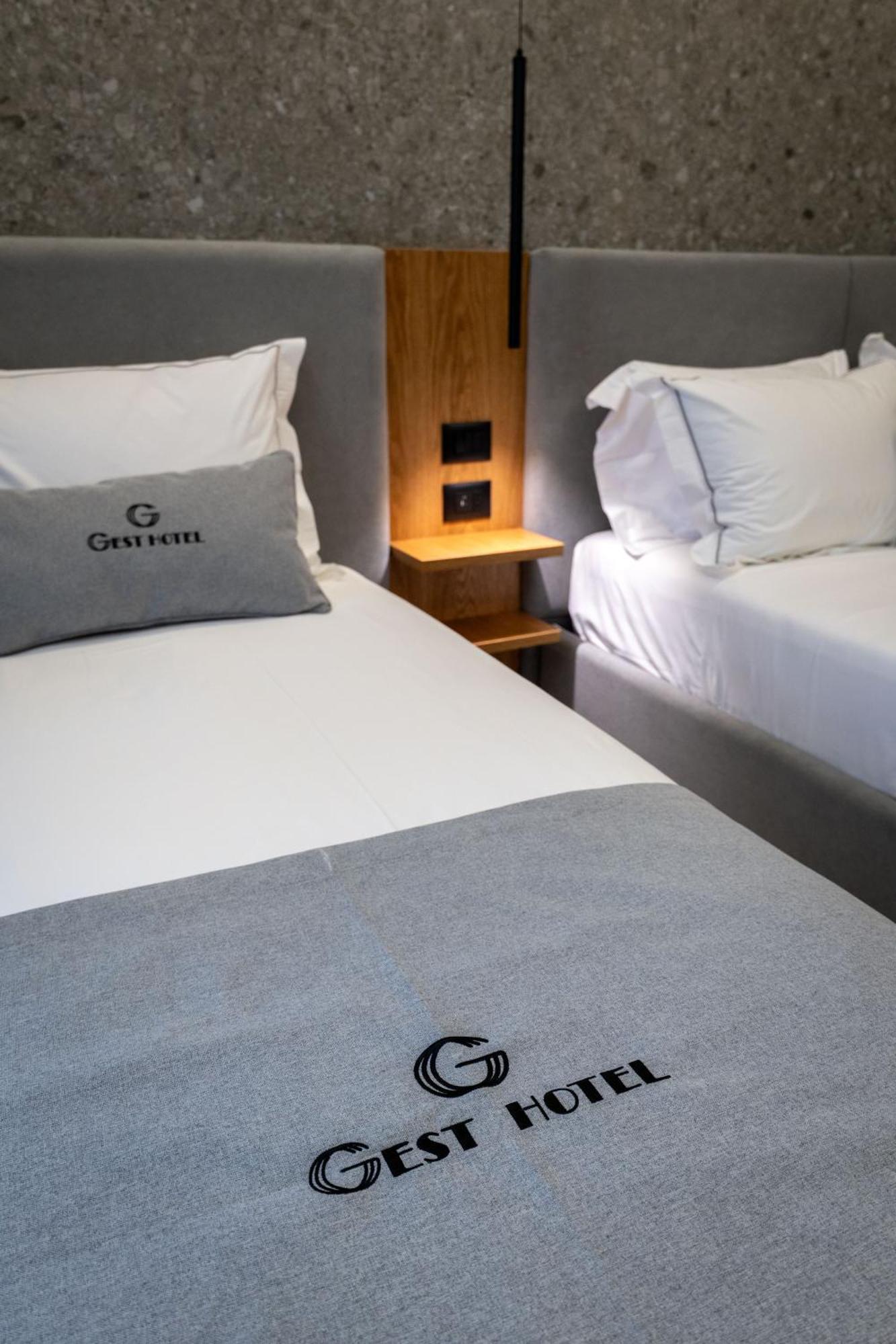 Radhimë Gest Hotel מראה חיצוני תמונה
