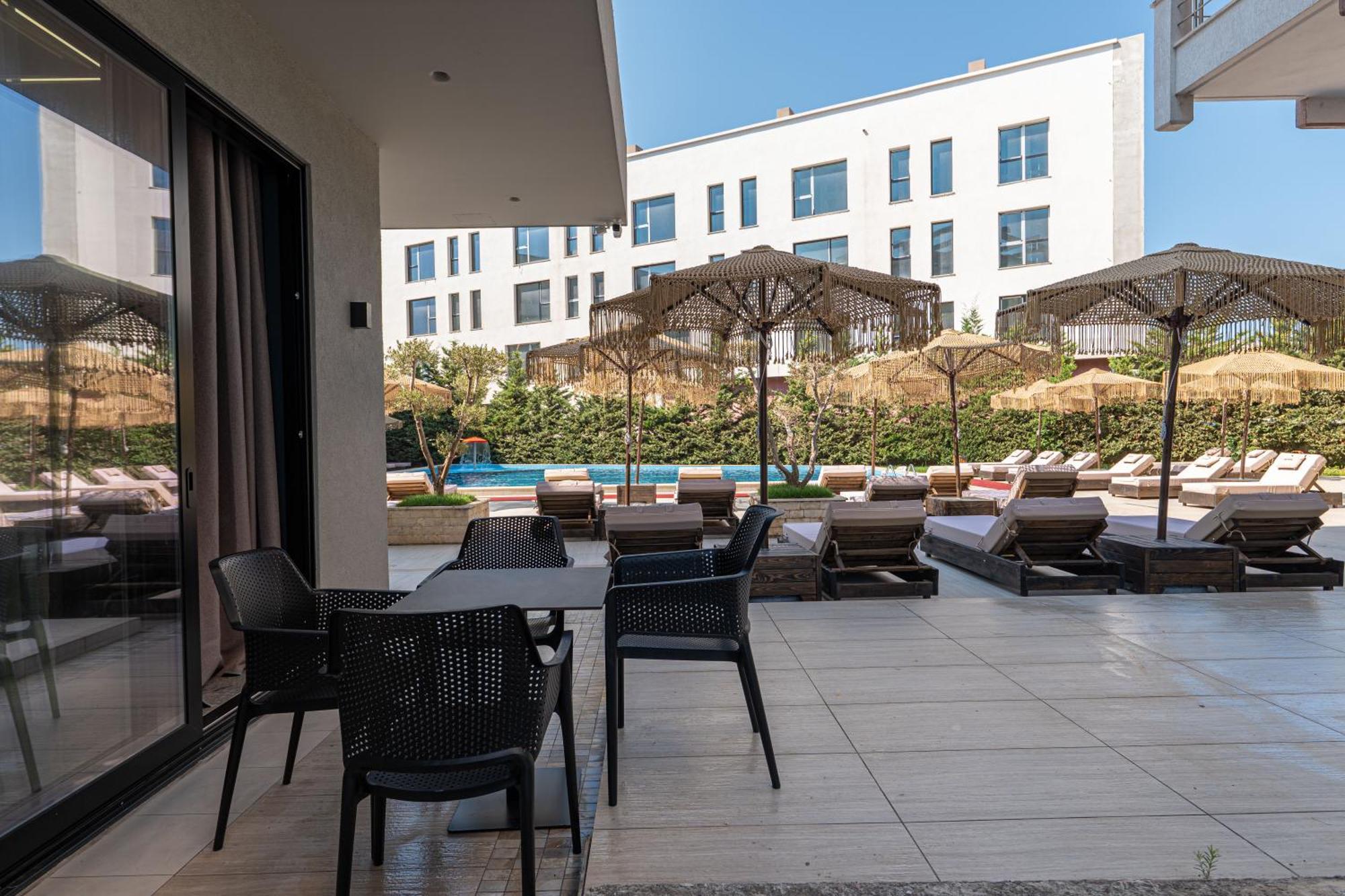 Radhimë Gest Hotel מראה חיצוני תמונה