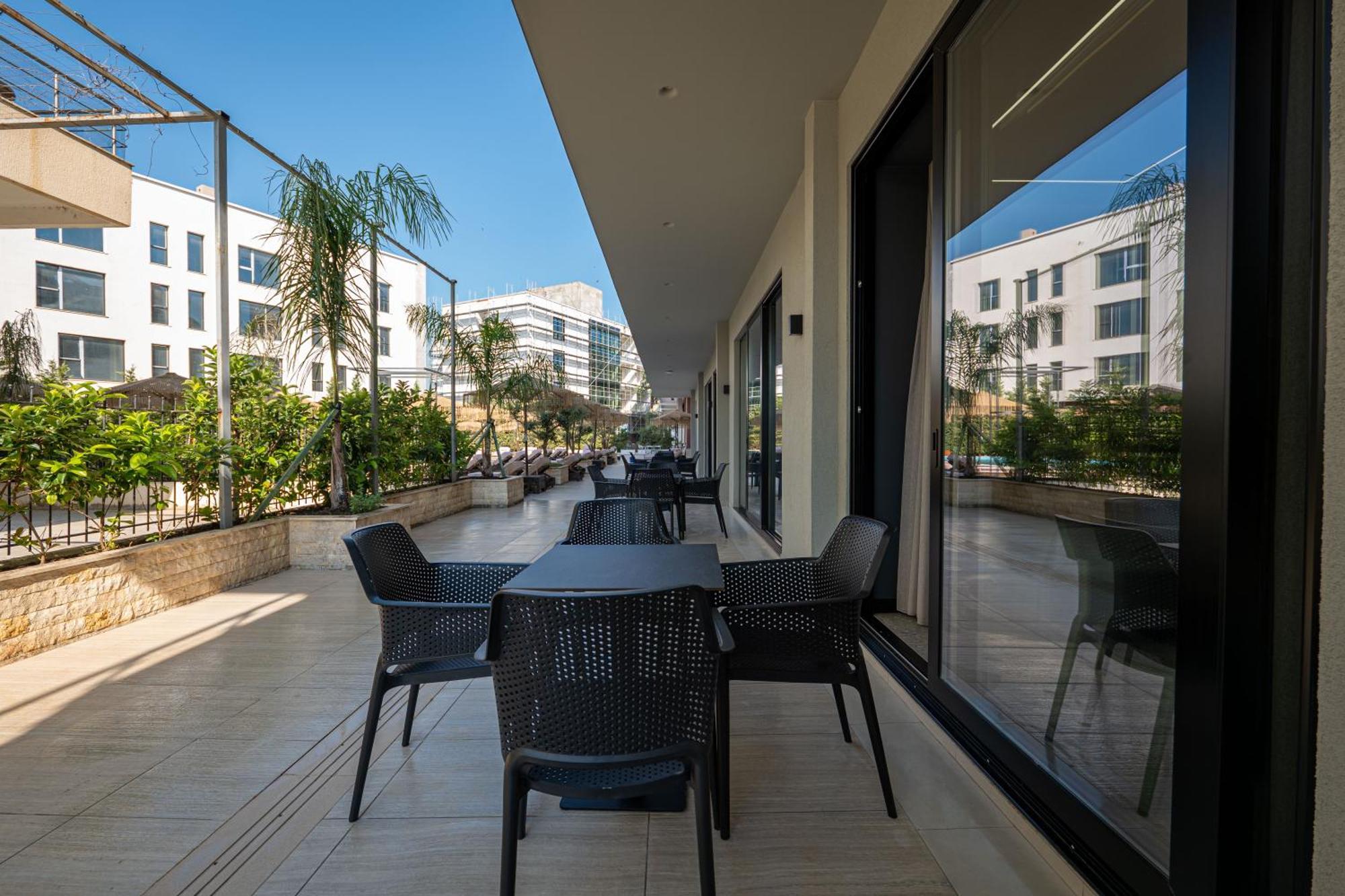 Radhimë Gest Hotel מראה חיצוני תמונה