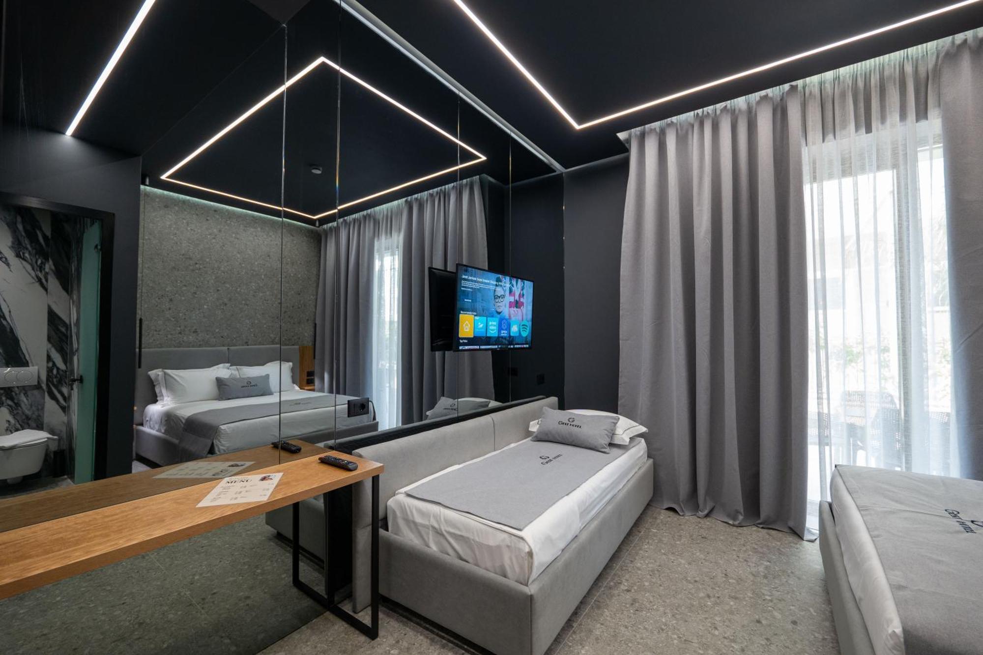 Radhimë Gest Hotel מראה חיצוני תמונה