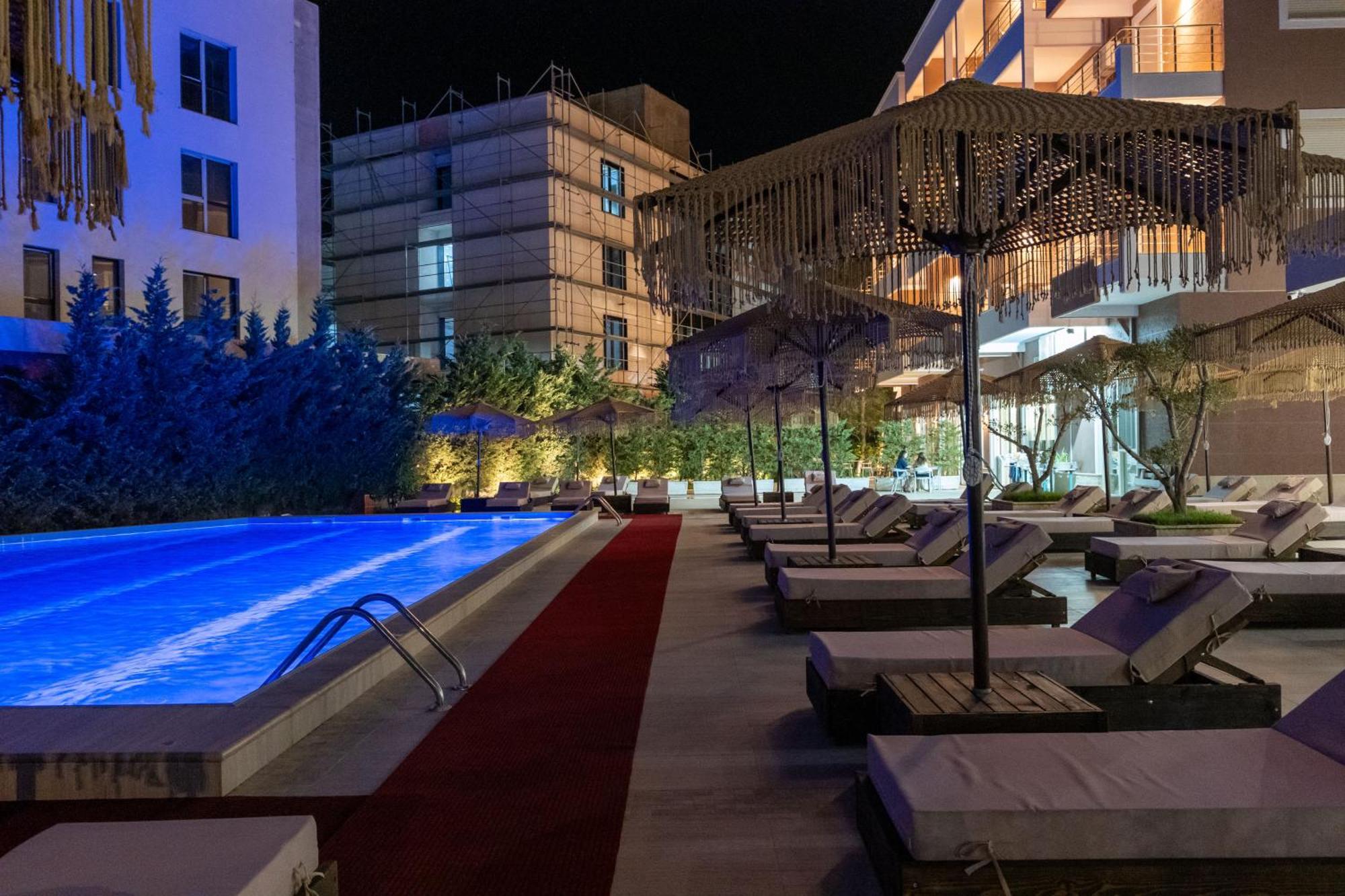 Radhimë Gest Hotel מראה חיצוני תמונה