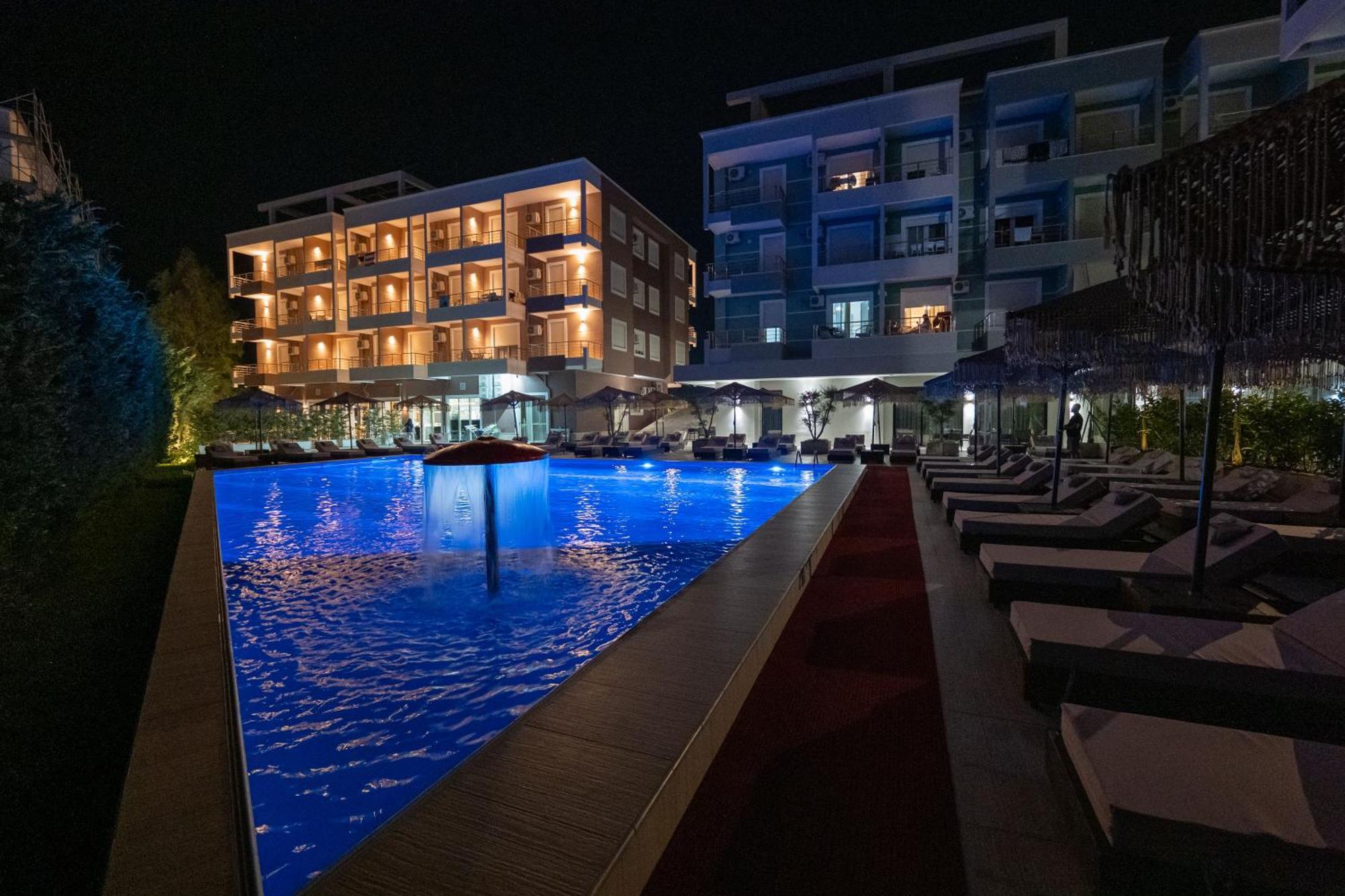 Radhimë Gest Hotel מראה חיצוני תמונה