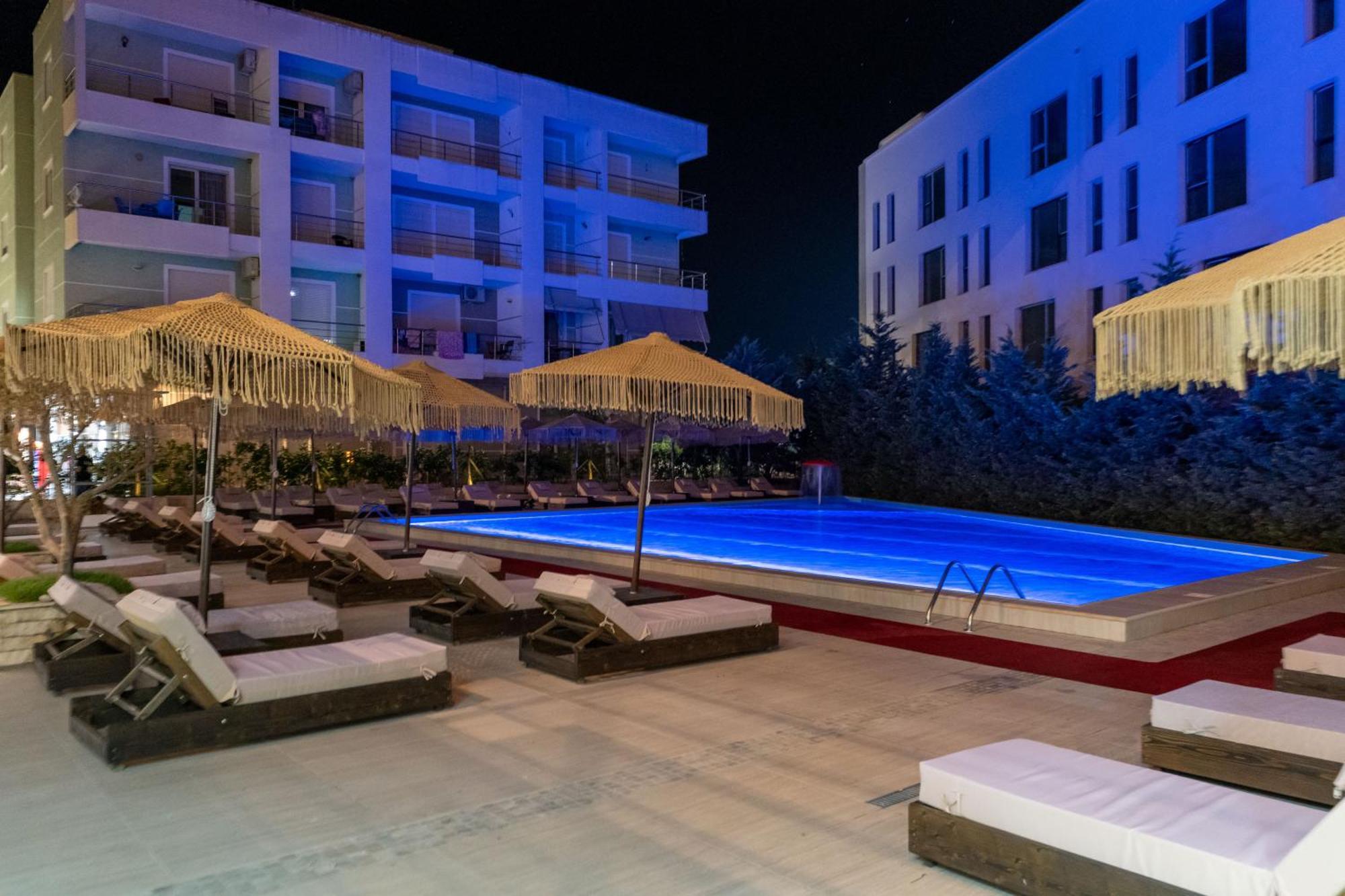 Radhimë Gest Hotel מראה חיצוני תמונה